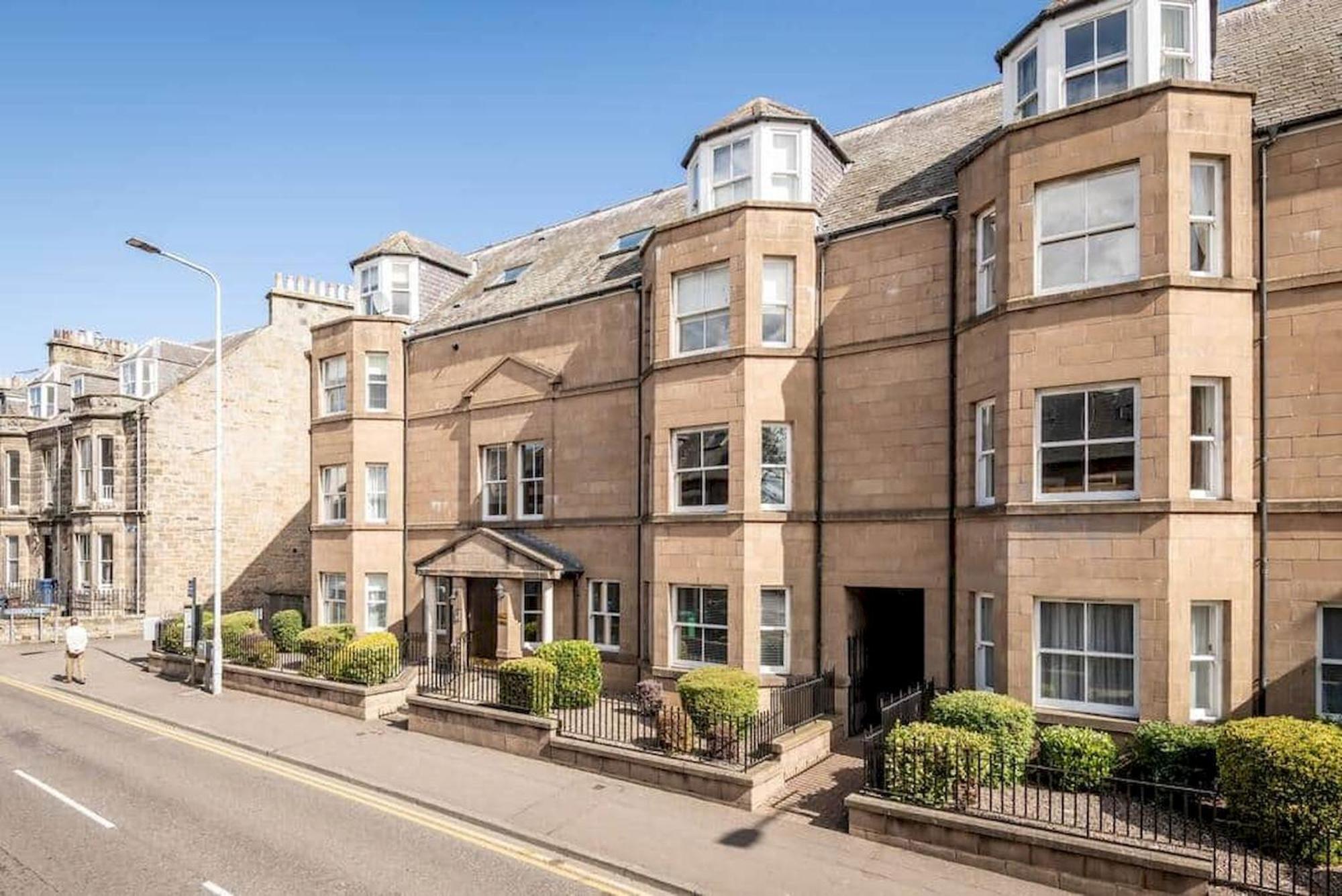 Skye Sands - City Road Residence Сейнт Андрюс Екстериор снимка